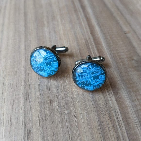 Glass Dome Cuff Links with Printed Circuit Boards in Blue, Shiny Gunmetal-Plated - Picture 2 of 16